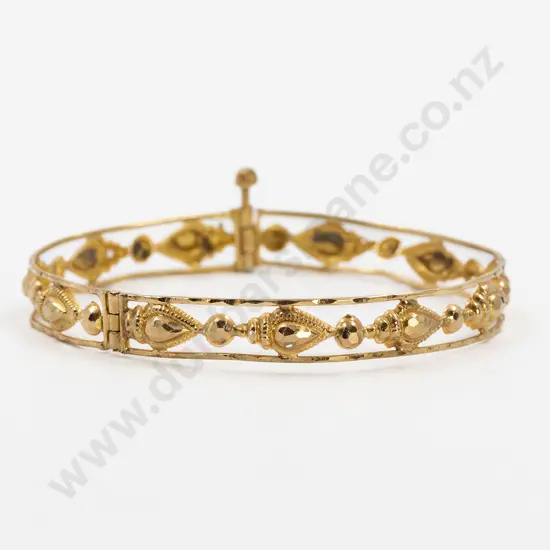 22ct Fancy Facet Cut Hinged Bangle