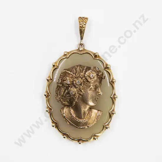Large 9ct Rose Gold and Chalcedony Quartz Cameo Pendant