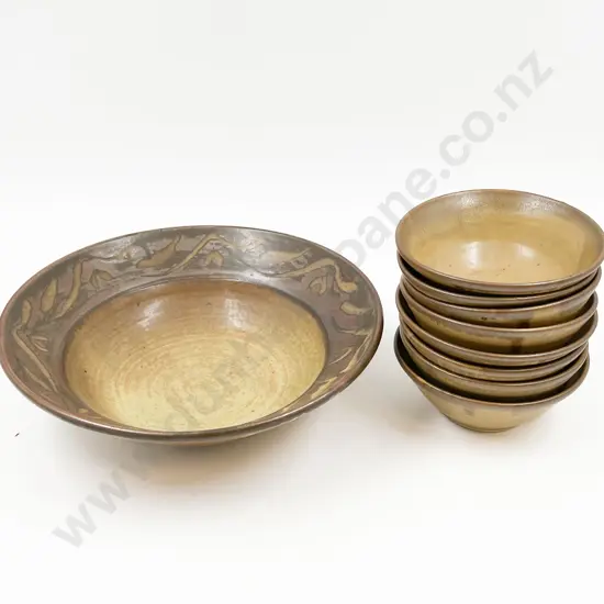 Melis van der Sluis Serving Bowl and 8 Dishes