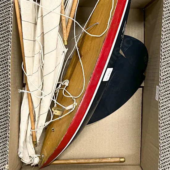 Small Model Pond Yacht