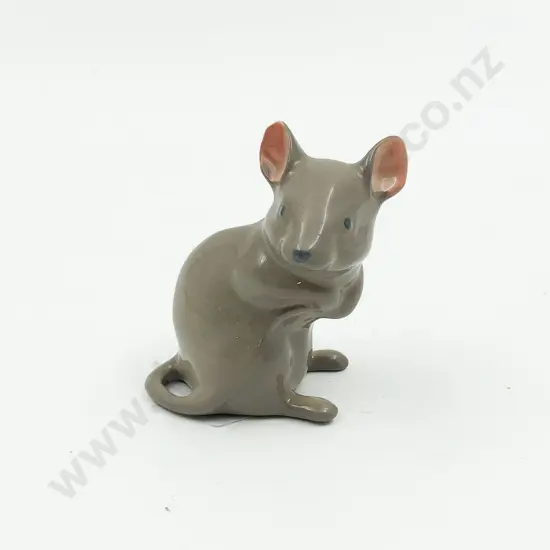 Small Beswick Mouse