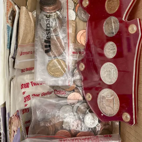 Box of Assorted Loose Coinage Etc