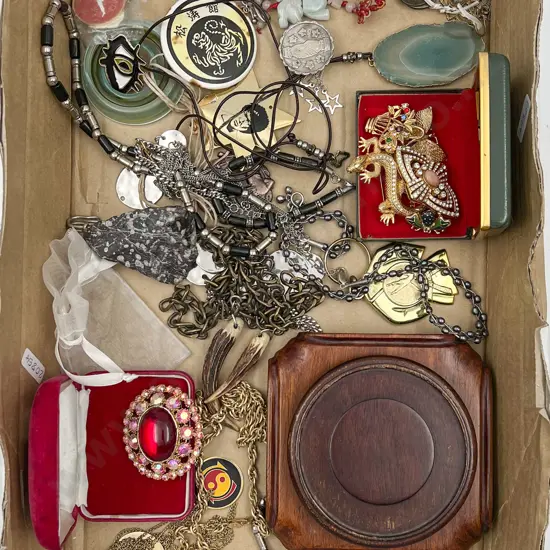 Box of Assorted Vintage Costume Jewellery