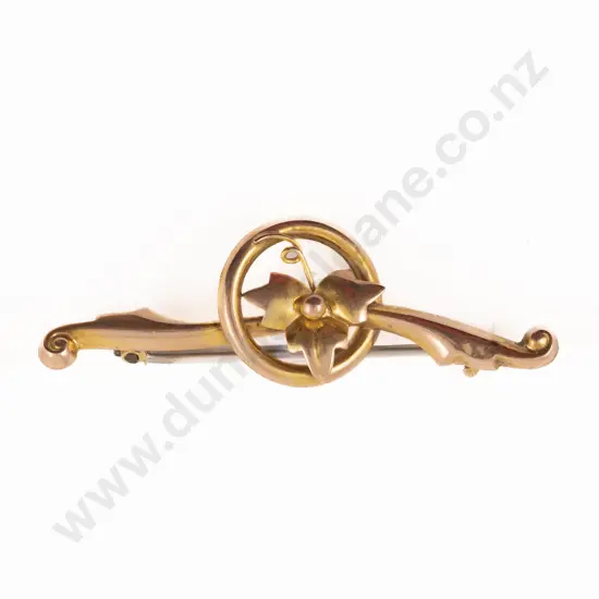 Vintage Boxed 9ct Scroll Bar Brooch