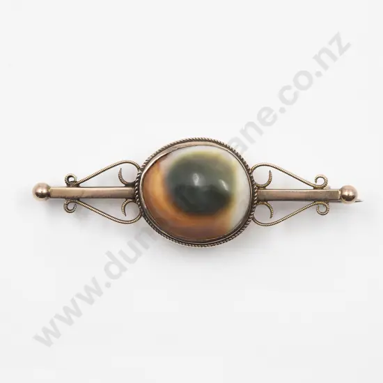 9ct Single Cats-Eye (Lunella smaragda) Bar Brooch