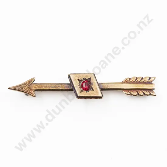 15ct 'Love Arrow' Bar Brooch