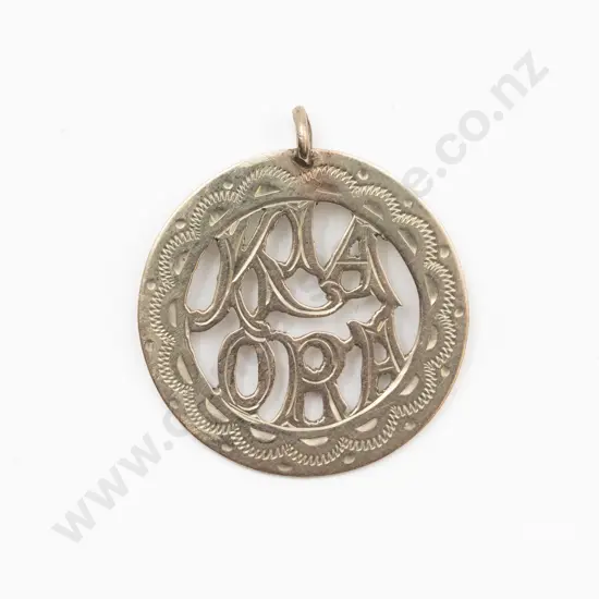 9ct Circular Pendant Charm 'Kia Ora'