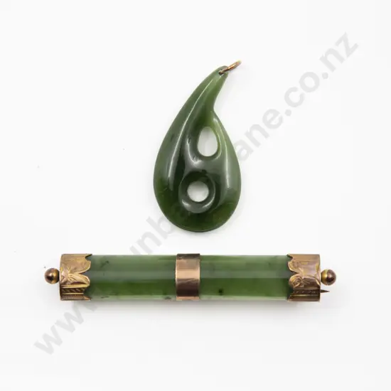 Unmarked 9ct Mounted Greenstone Bar Brooch