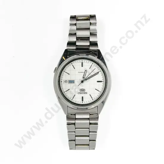 Vintage Seiko 5 Automatic Five Day Wrist Watch on Bracelet Strap