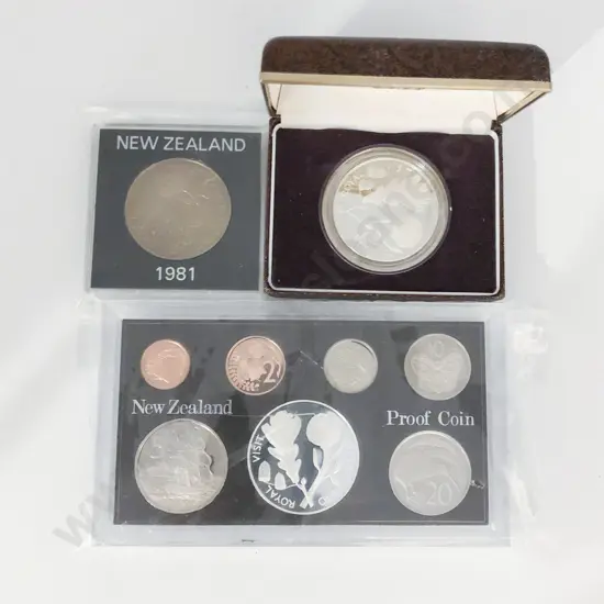 NZ 1981 Proof Coin Set with Unci $1 and Silver Proof $1