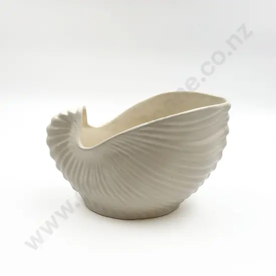 Crown Lyn Shell Form Vase