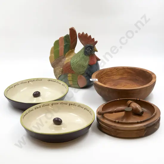 Small Quantity of Assorted Wood Ware with Pair of Olive Dishes