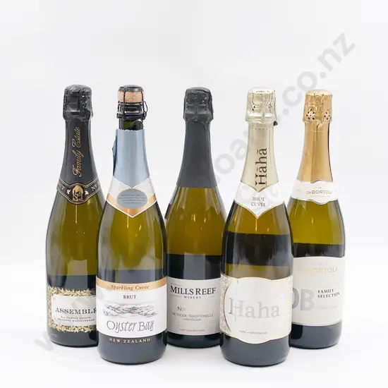 Six Bottles of Assorted Australian & NZ Sparkling White Wine