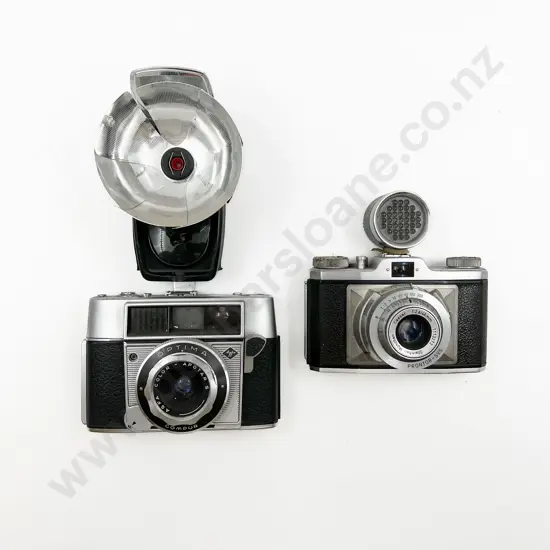 Agfa Optima Compur & Braun Gloriette with flashes
