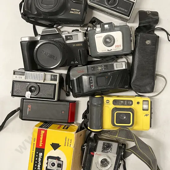 Quantity of Assorted Pocket Cameras and Others