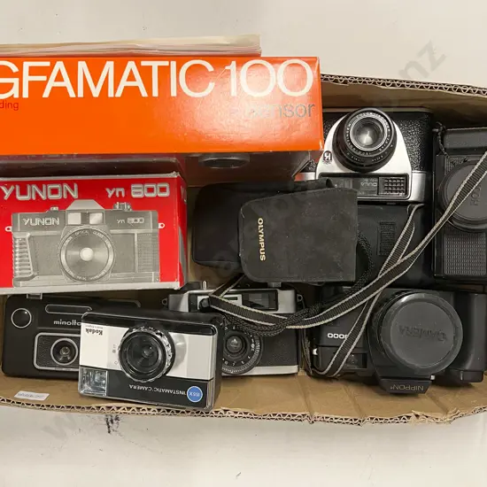 Quantity of Assorted Pocket Cameras and Others