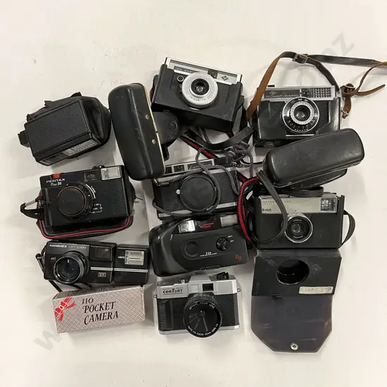 Quantity of Assorted Pocket Cameras and Others