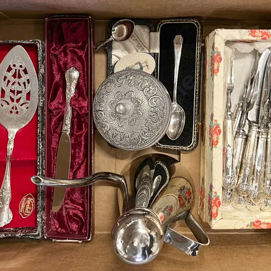 Quantity of Assorted S/P and Cutlery