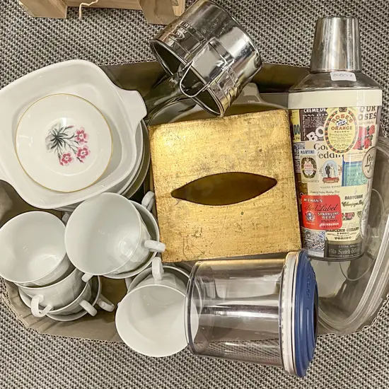 Quantity of Assorted China and Kitchenware