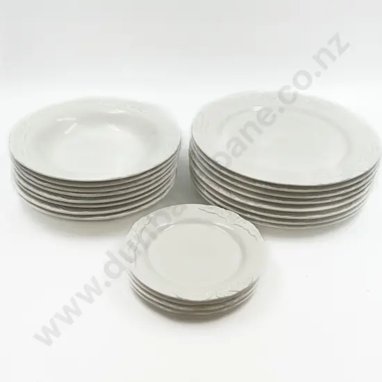 Quantity of Villeroy & Boch "Foglia" Pattern Dinner China