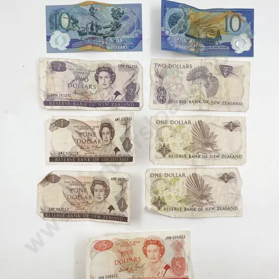 Quantity of Assorted Loose NZ Bank Notes