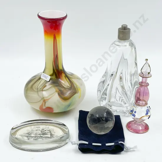 Small Quantity of Assorted Art Glass (5)