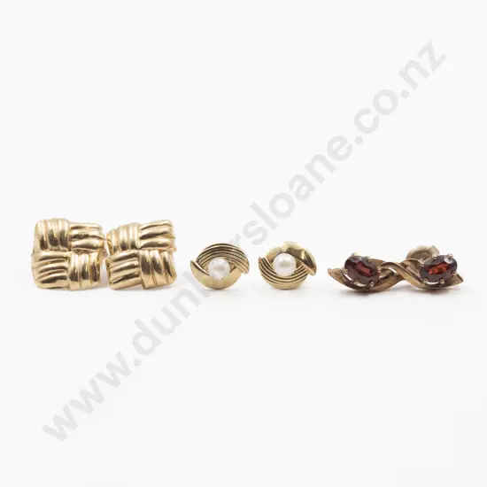 Three Pair 9ct Stud Earrings