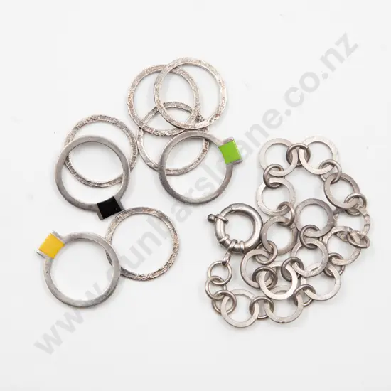 .925 Silver Modern Trace Link Bracelet with Eight Ring Ring