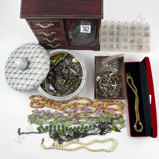 Qty Collection Modern Costume Jewellery