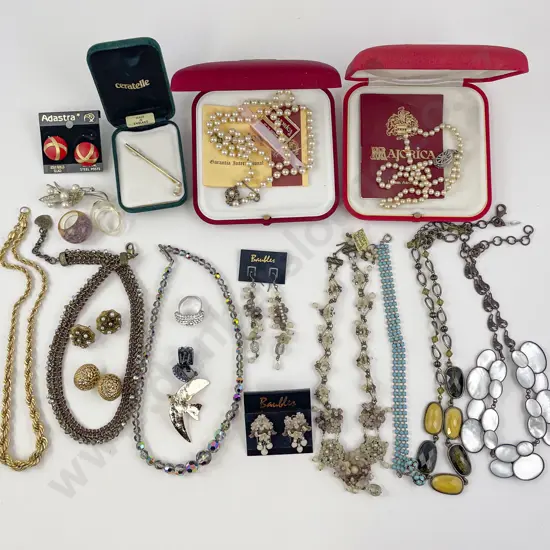 Collection Vintage and Modern Costume Jewellery
