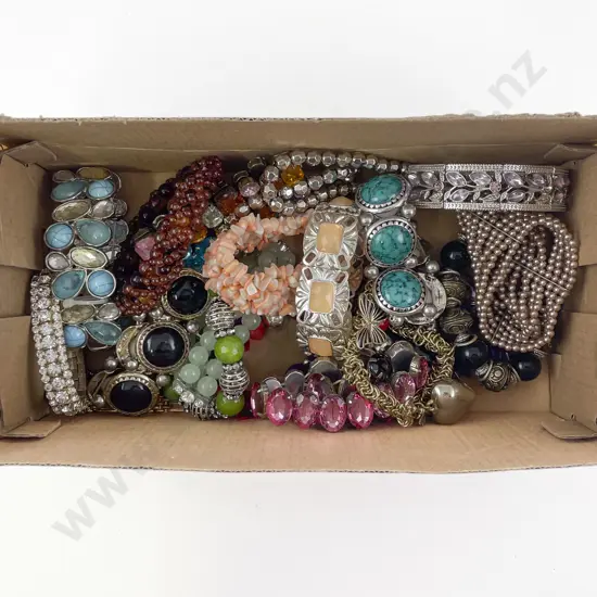 Collection 20 Costume Fashion Bracelets