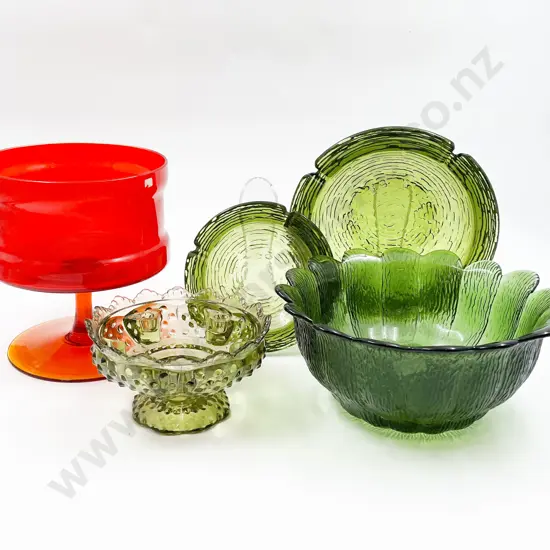 Quantity of Assorted Coloured Glass