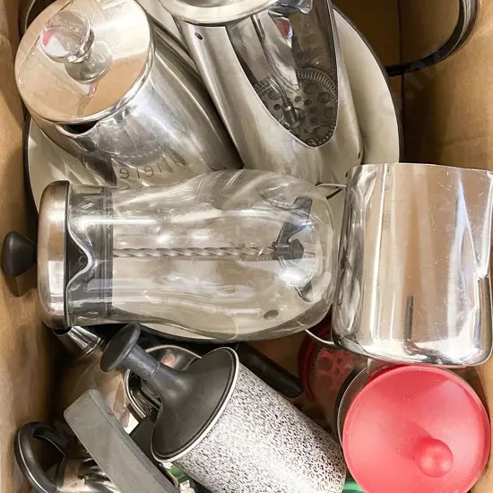 Quantity of Assorted Kitchen Ware & Coffee Plungers etc