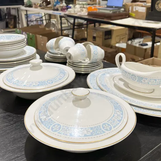 RD "Hampton Court" Pattern Part Dinner Set