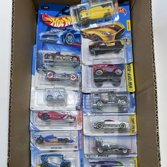 25 Original Bubble Packed Hot Wheels Vehicles