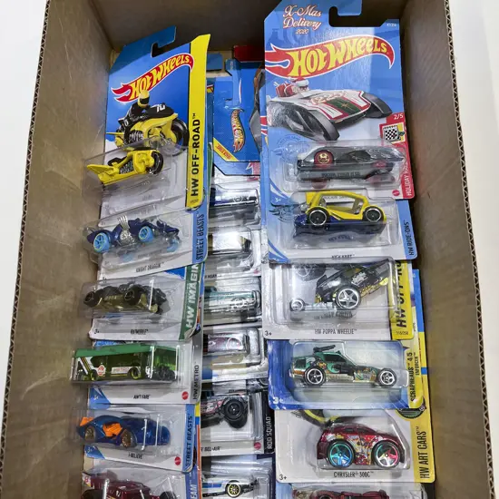 25 Original Bubble Packed Hot Wheels Vehicles