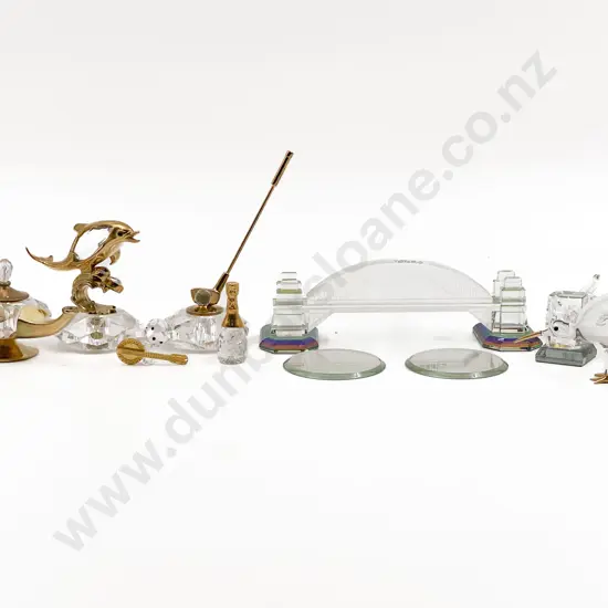 Small Quantity of Assorted Art Glass Ornaments