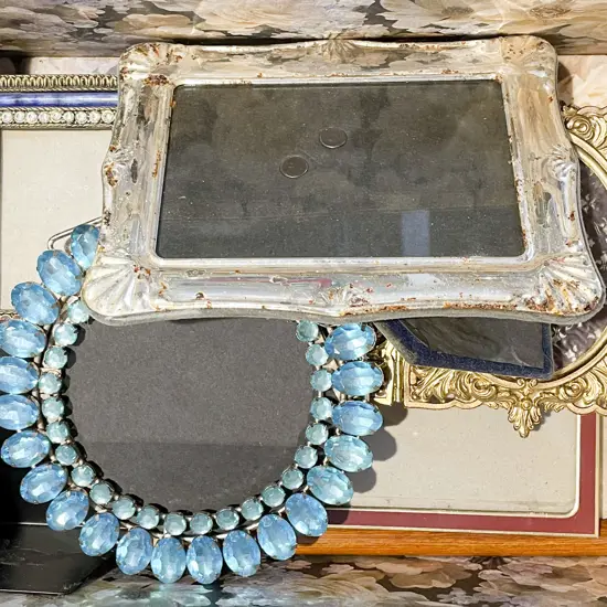 Small Quantity of Assorted Decorative Photo Frames