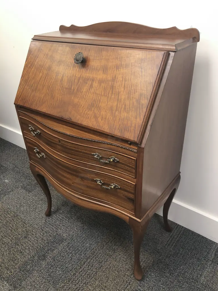 Reproduction Writing Bureau Image 1++