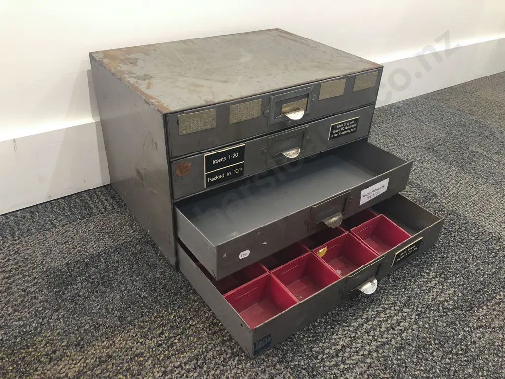 Four Drawer Industrial Tool Cabinet Image 1++