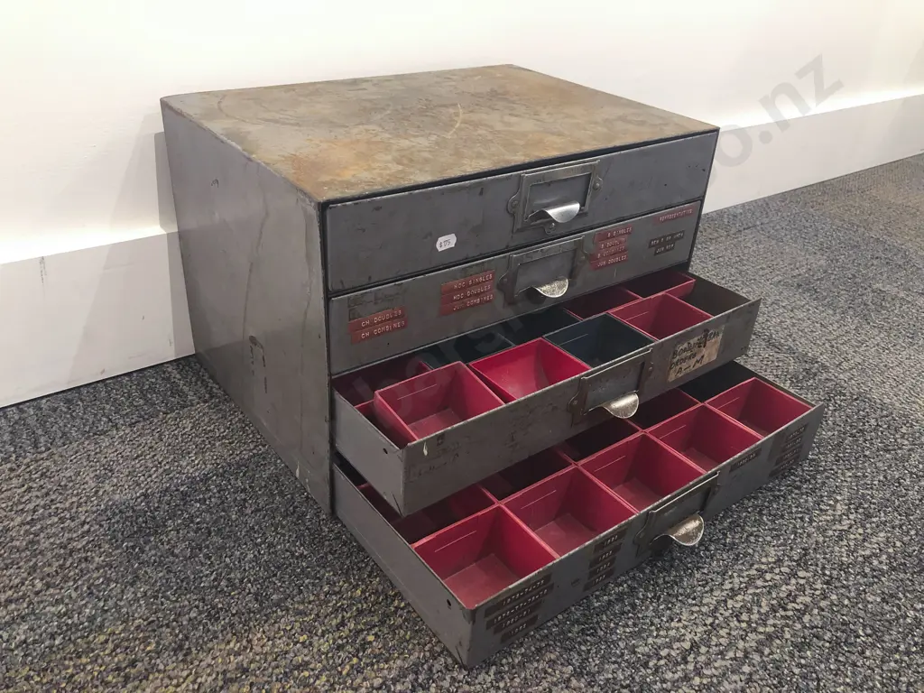 Four Drawer Industrial Tool Cabinet Image 1++