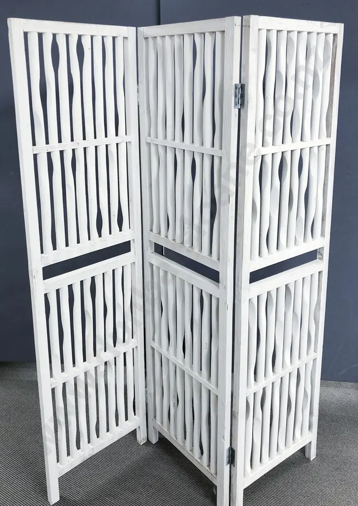 White Painted Four Panel Dressing Screen Image 1++