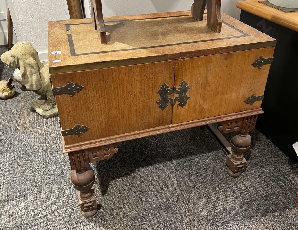 Low Two Door Oak Cabinet Image 1++