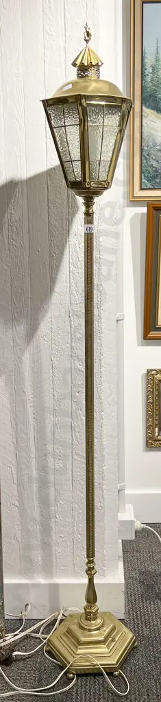 Brass Lantern Form Standard Lamp Image 1++