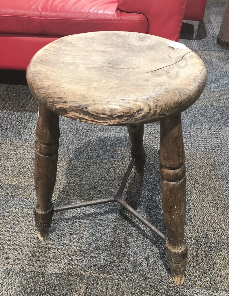 Rustic Elm Stool Image 1++