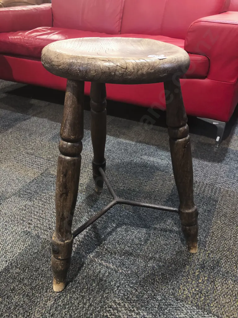 Rustic Elm Stool Image 1++