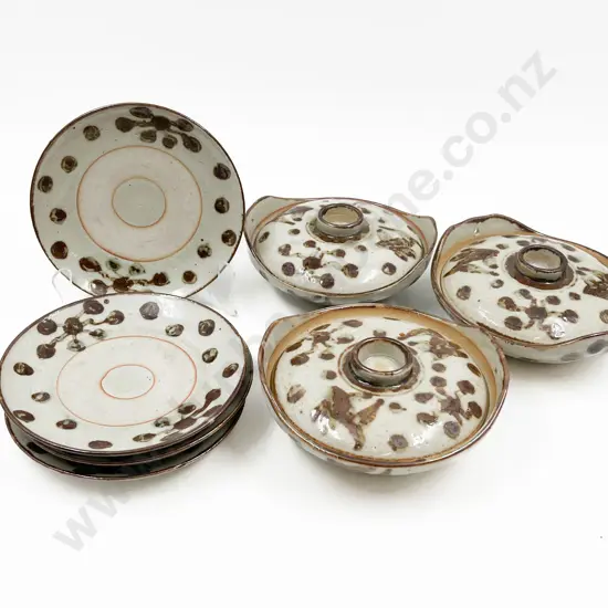 Small Quantity of Assorted Asian Pottery Dishes etc