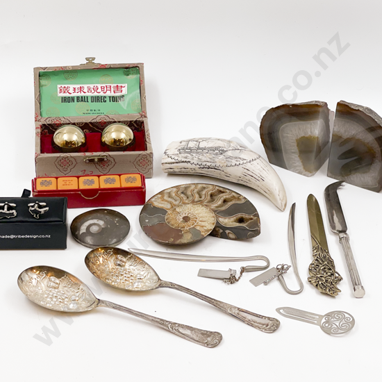 Box Quantity of Assorted Including Fossils and Mineral Samples etc