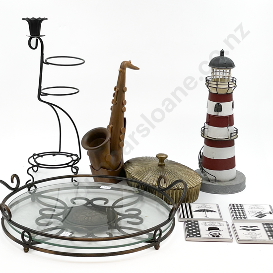 Small Quantity of Assorted Decorative Homewares