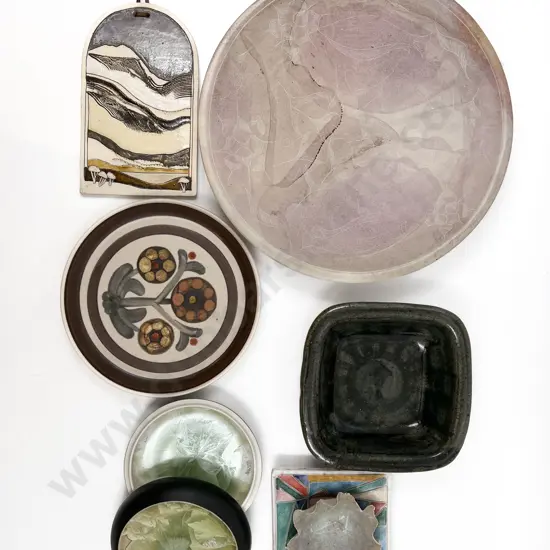 Small Quantity of Assorted Pottery